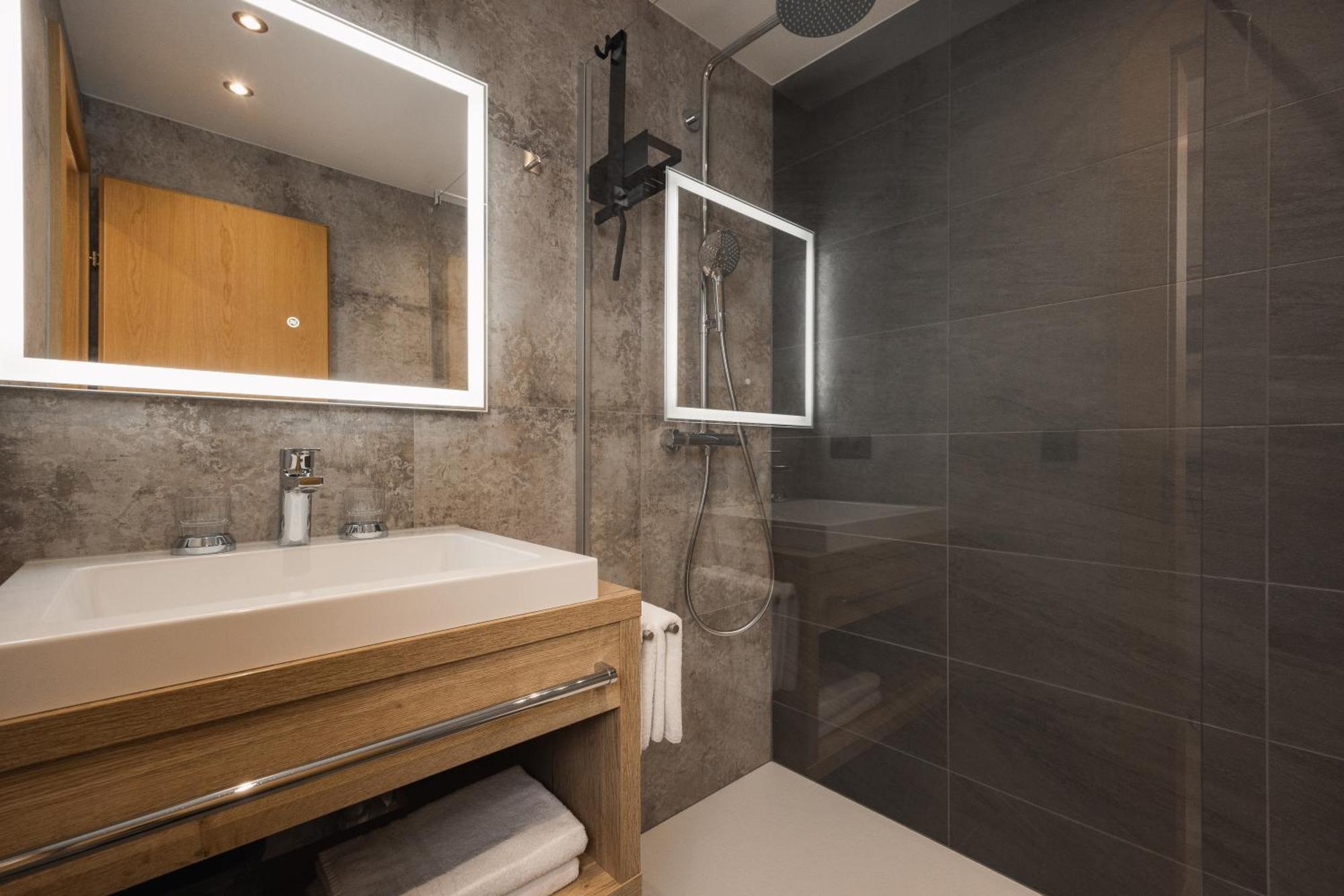 Jochum Hotel Garni Fiss Ngoại thất bức ảnh